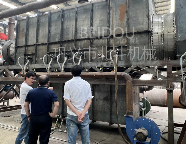 周經(jīng)理就客戶(hù)生物質(zhì)原材料特性給出炭化建議